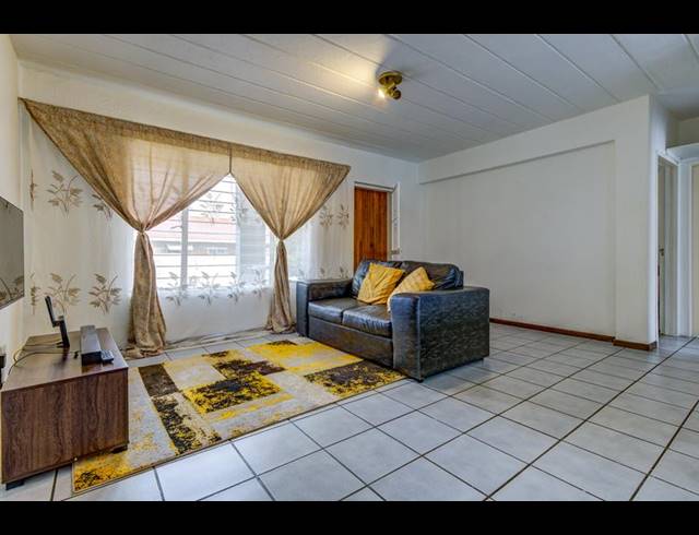 2 BEDROOM TOWNHOUSE FOR SALE IN GLEN MARAIS